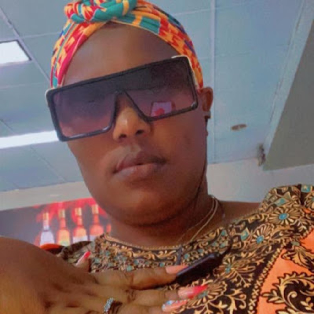 Meet your Posher, Momose